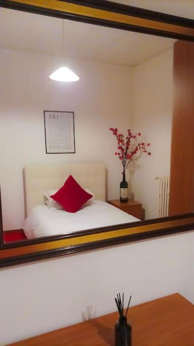 Unique & Beautiful Bedroom In Central Of Флоренція Екстер'єр фото